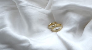 1285379_wedding_rings.jpg